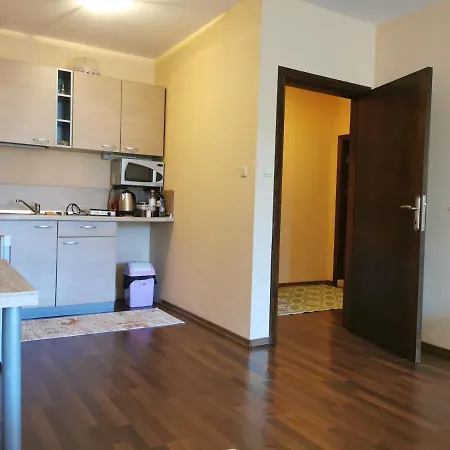 Bonita Slantchev Briag